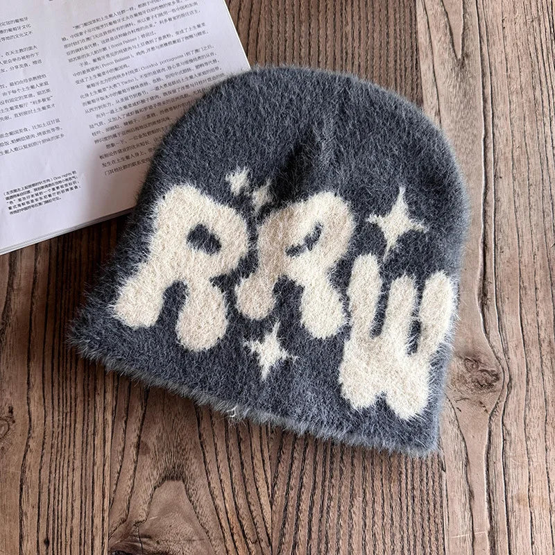 BEANIES Y2K LETTER