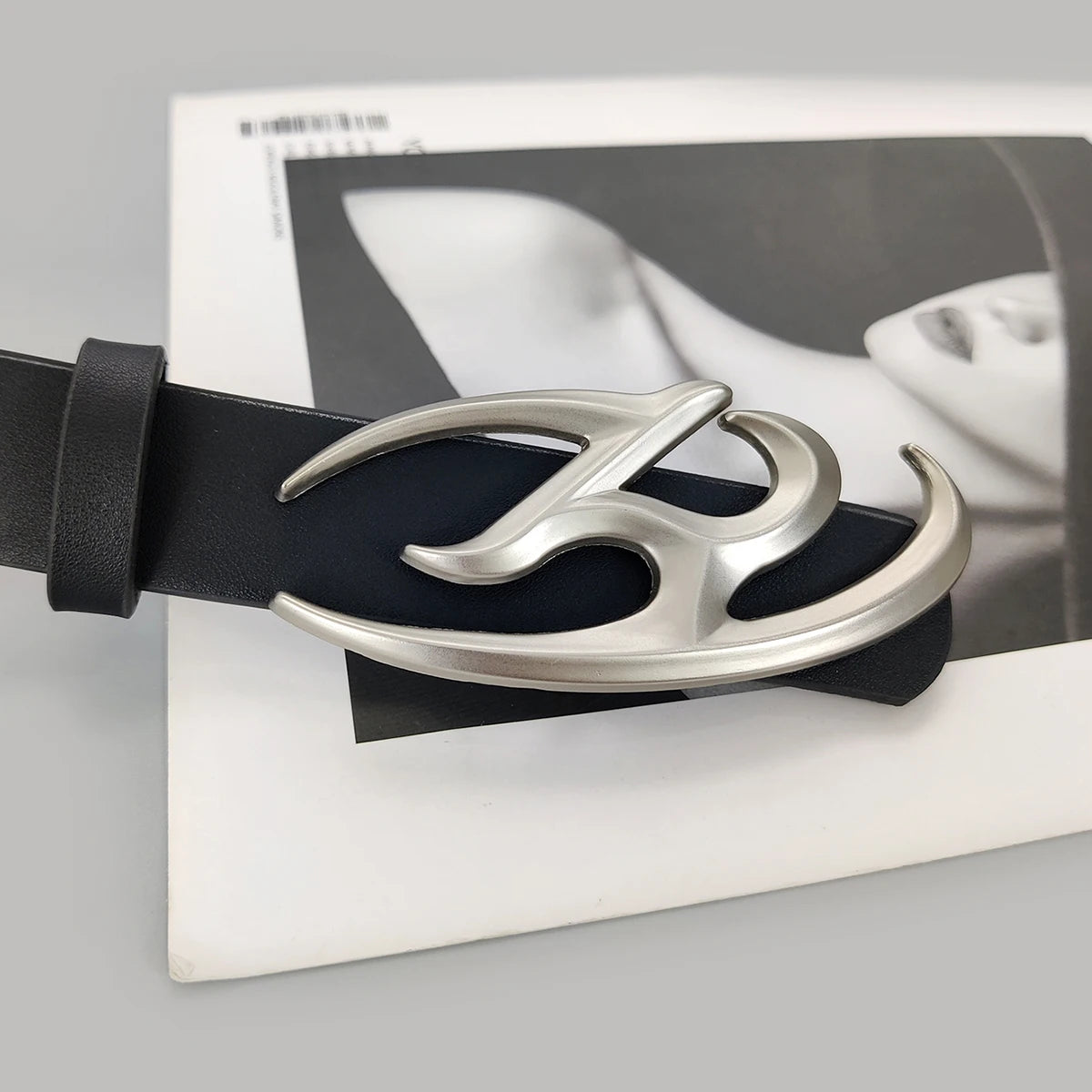 DESIGNER BELT Y2K