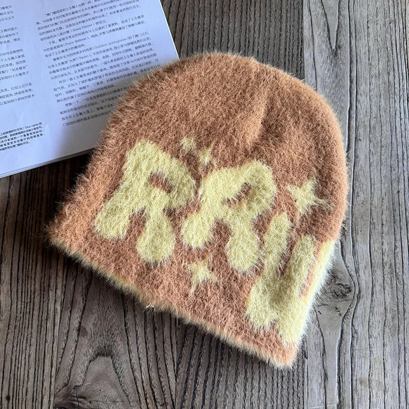 BEANIES Y2K LETTER